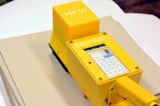Visilab AK50 – On-Line Moisture Meter